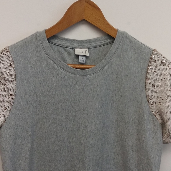 A New Day Sequin Sleeve Gray Top - Picture 4 of 12